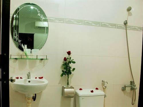 Begonia Hotel Nha Trang Buitenkant foto